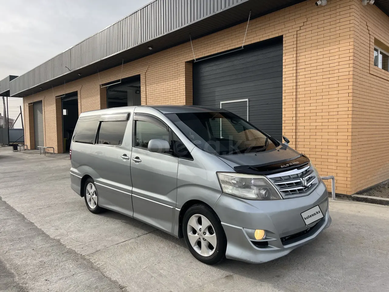 Toyota Alphard, 2008