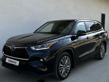 Toyota Highlander 2021 года за 28 500 000 тг. в Атырау