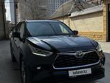 Toyota Highlander 2021 года за 28 500 000 тг. в Атырау – фото 3