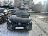 Toyota Camry 2019 года за 15 400 000 тг. в Павлодар – фото 2