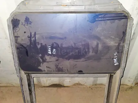 Люк на крышу БМВ (стекло, моторчик, корпус, механизм) за 30 000 тг. в Алматы – фото 2