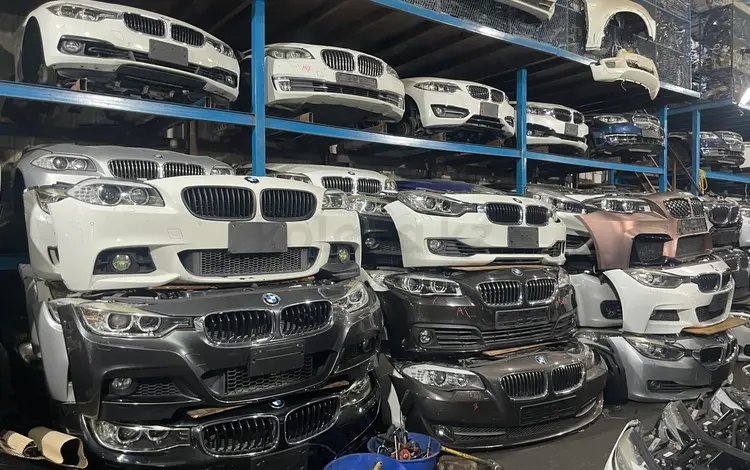 Бампера перед зад BMW за 5 000 тг. в Алматы