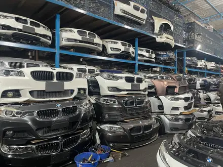Бампера перед зад BMW за 5 000 тг. в Алматы – фото 2
