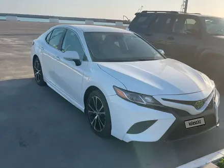 Toyota Camry 2020 года за 13 500 000 тг. в Актау