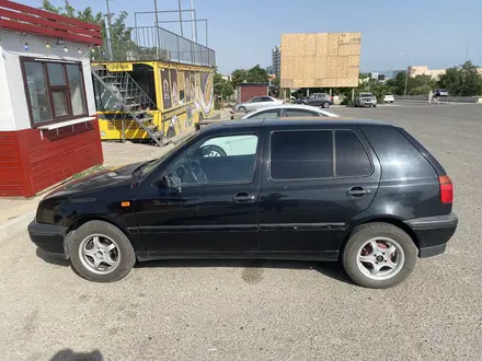 Volkswagen Golf 1994 года за 1 400 000 тг. в Актау – фото 3