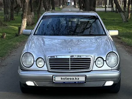 Mercedes-Benz E 280 1999 года за 3 300 000 тг. в Тараз – фото 18
