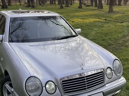 Mercedes-Benz E 280 1999 года за 3 300 000 тг. в Тараз – фото 21