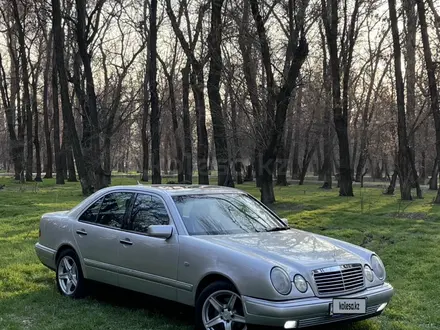 Mercedes-Benz E 280 1999 года за 3 300 000 тг. в Тараз – фото 22