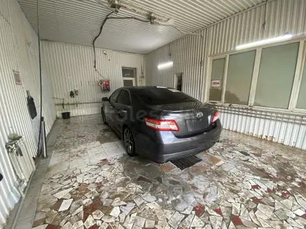 Toyota Camry 2011 года за 4 500 000 тг. в Актау – фото 4