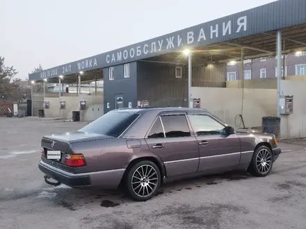 Mercedes-Benz E 200 1991 года за 2 000 000 тг. в Тараз – фото 8