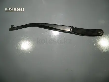 Щеткодержатель передний задний (поводок) (Б/У ОРИГИНАЛ) за 1 000 тг. в Алматы
