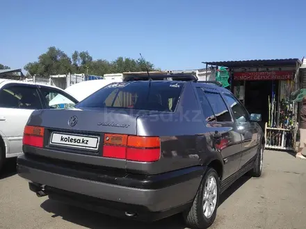 Volkswagen Vento 1993 года за 1 600 000 тг. в Алматы – фото 2