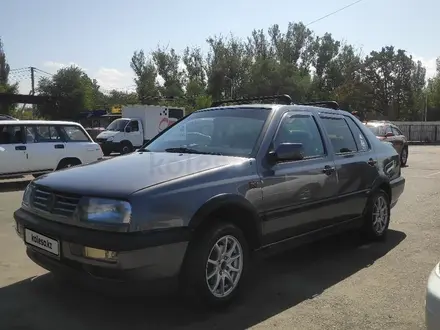 Volkswagen Vento 1993 года за 1 600 000 тг. в Алматы – фото 4