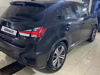 Mitsubishi Outlander, 2020
