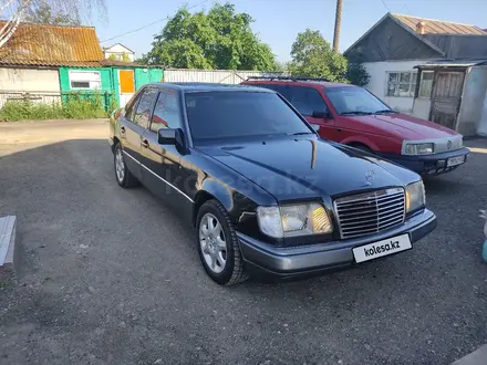 Mercedes-Benz E 200 1993 года за 3 000 000 тг. в Кокшетау – фото 5