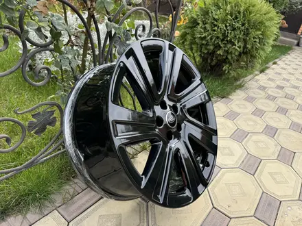 Оригинальные диски R22 на Range Rover L460, Range Rover Sport L461 за 860 000 тг. в Алматы – фото 2