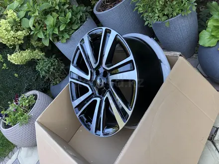 Оригинальные диски R22 на Range Rover L460, Range Rover Sport L461 за 860 000 тг. в Алматы – фото 25