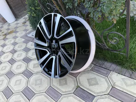 Оригинальные диски R22 на Range Rover L460, Range Rover Sport L461 за 860 000 тг. в Алматы – фото 28