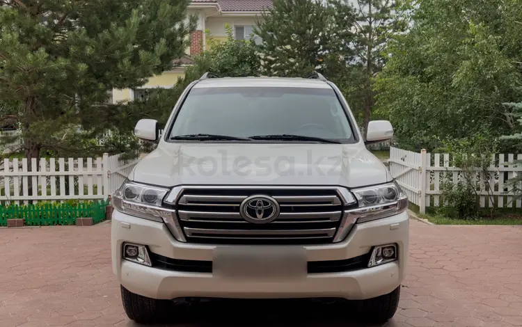 Toyota Land Cruiser 2015 годаfor30 990 000 тг. в Астана