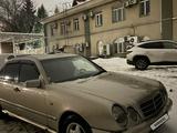 Mercedes-Benz E 240 1997 года за 1 700 000 тг. в Усть-Каменогорск – фото 3