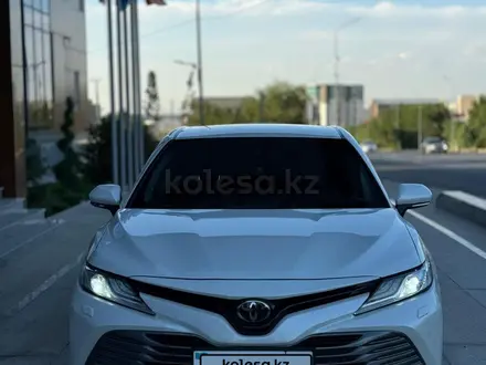 Toyota Camry 2020 года за 14 100 000 тг. в Астана – фото 3