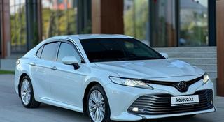 Toyota Camry 2020 года за 14 100 000 тг. в Астана