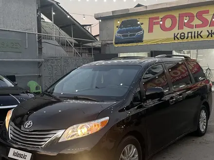 Toyota Sienna 2016 года за 14 500 000 тг. в Алматы
