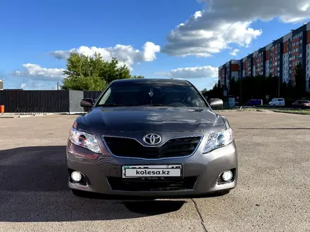 Toyota Camry 2010 года за 6 500 000 тг. в Петропавловск