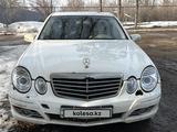 Mercedes-Benz E 240 2004 годаүшін2 600 000 тг. в Уральск – фото 4