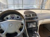 Mercedes-Benz E 240 2004 годаүшін2 600 000 тг. в Уральск – фото 5