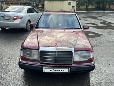 Mercedes-Benz E 200 1989 года за 750 000 тг. в Астана