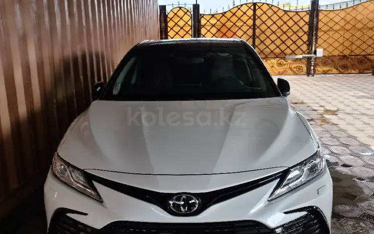 Toyota Camry 2021 года за 23 000 000 тг. в Алматы