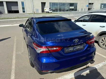 Toyota Camry 2021 года за 13 000 000 тг. в Астана – фото 4