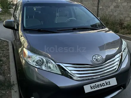 Toyota Sienna 2013 года за 13 500 000 тг. в Алматы