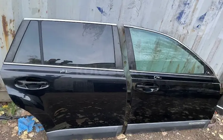 Дверь передняя правая задняя правая за 90 000 тг. в Алматы