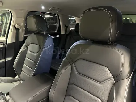 Volkswagen Touareg 2022 года за 34 500 000 тг. в Алматы – фото 14