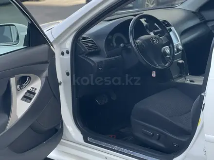 Toyota Camry 2011 года за 4 750 000 тг. в Атырау – фото 12