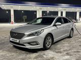 Hyundai Sonata 2015 годаfor6 750 000 тг. в Караганда – фото 2