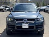 Volkswagen Touareg 2005 года за 5 200 000 тг. в Астана – фото 3