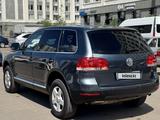 Volkswagen Touareg 2005 года за 5 200 000 тг. в Астана – фото 5