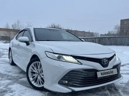 Toyota Camry 2018 года за 13 200 000 тг. в Караганда