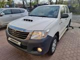 Toyota Hilux 2015 года за 10 800 000 тг. в Алматы – фото 2