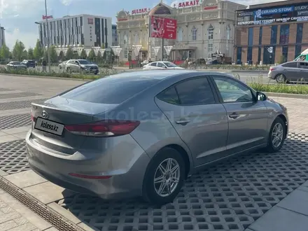 Hyundai Elantra 2017 года за 5 800 000 тг. в Актобе – фото 4