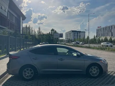 Hyundai Elantra 2017 года за 5 800 000 тг. в Актобе – фото 6