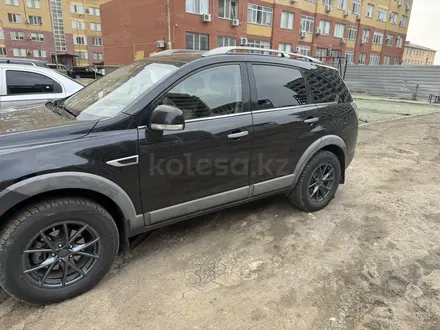 Chevrolet Captiva 2013 года за 7 500 000 тг. в Атырау – фото 6