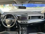 Toyota RAV4 2017 годаүшін11 700 000 тг. в Атырау – фото 4