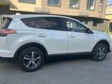 Toyota RAV4 2017 годаүшін11 700 000 тг. в Атырау
