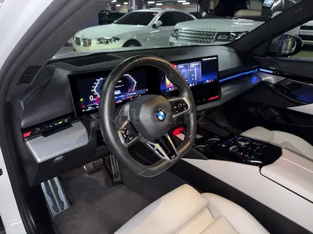 BMW 520 2024 года за 32 000 000 тг. в Астана – фото 11