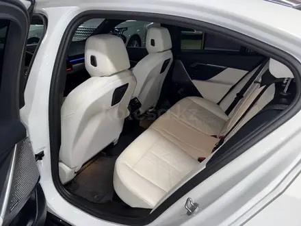 BMW 520 2024 года за 32 000 000 тг. в Астана – фото 13