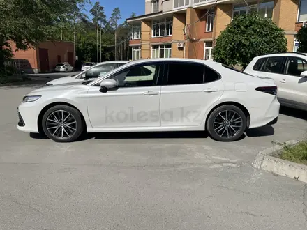 Toyota Camry 2023 года за 17 500 000 тг. в Караганда – фото 3